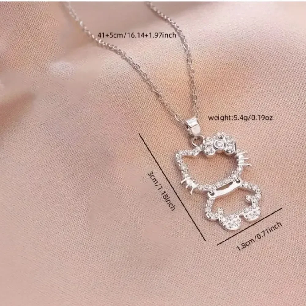 Elegant kitty charm necklace
